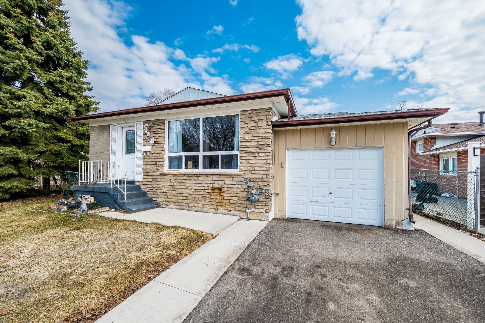 18 Northwood Drive — photo 1